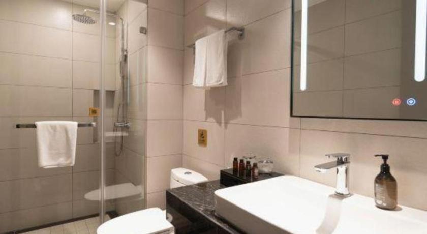Home Inn Kunming Baita Road Куньмин Экстерьер фото