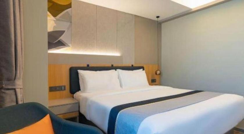 Home Inn Kunming Baita Road Куньмин Экстерьер фото