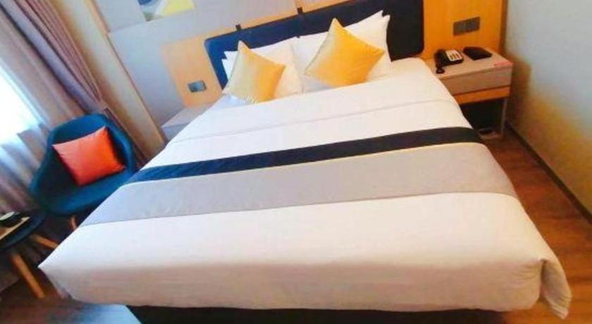 Home Inn Kunming Baita Road Куньмин Экстерьер фото