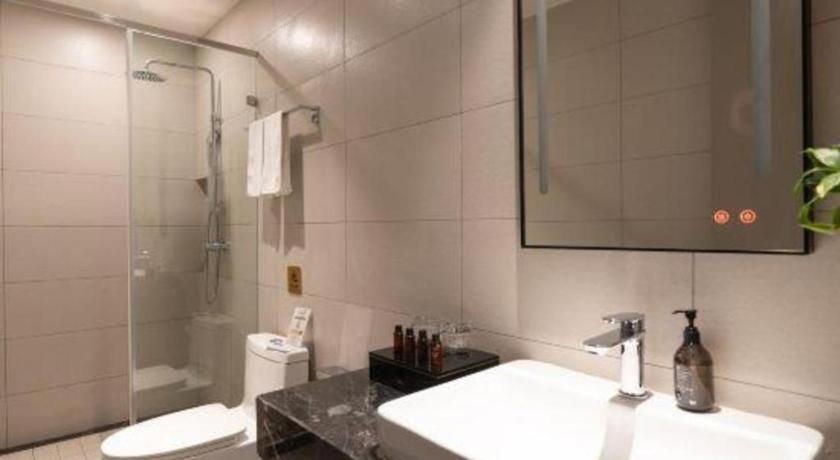 Home Inn Kunming Baita Road Куньмин Экстерьер фото