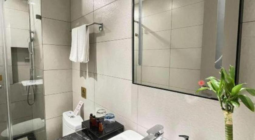 Home Inn Kunming Baita Road Куньмин Экстерьер фото