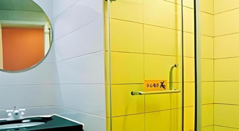 Home Inn Kunming Baita Road Куньмин Экстерьер фото